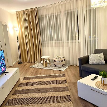 Appartement Moonlight Charming Shelter - 3Br 180º Balcony View à Oradea Extérieur photo