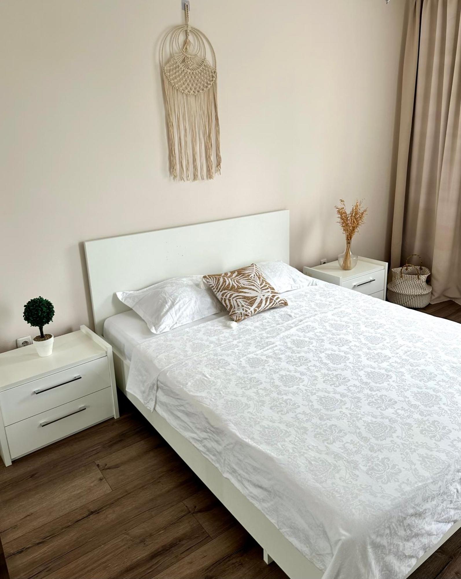 Appartement Moonlight Charming Shelter - 3Br 180º Balcony View à Oradea Extérieur photo